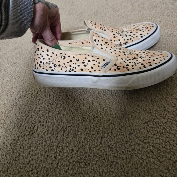 Vans Women's Leopard Print Slip-On Shoes - Picture 2 of 6